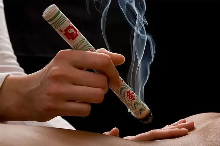Pratique de soins énergétiques avec encens