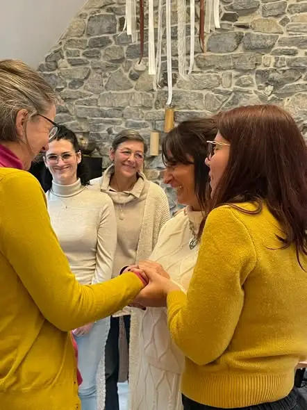 Constellations familiales : Entre racines et ramifications, se réconcilier avec les parts de soi 2 Constellations en groupe